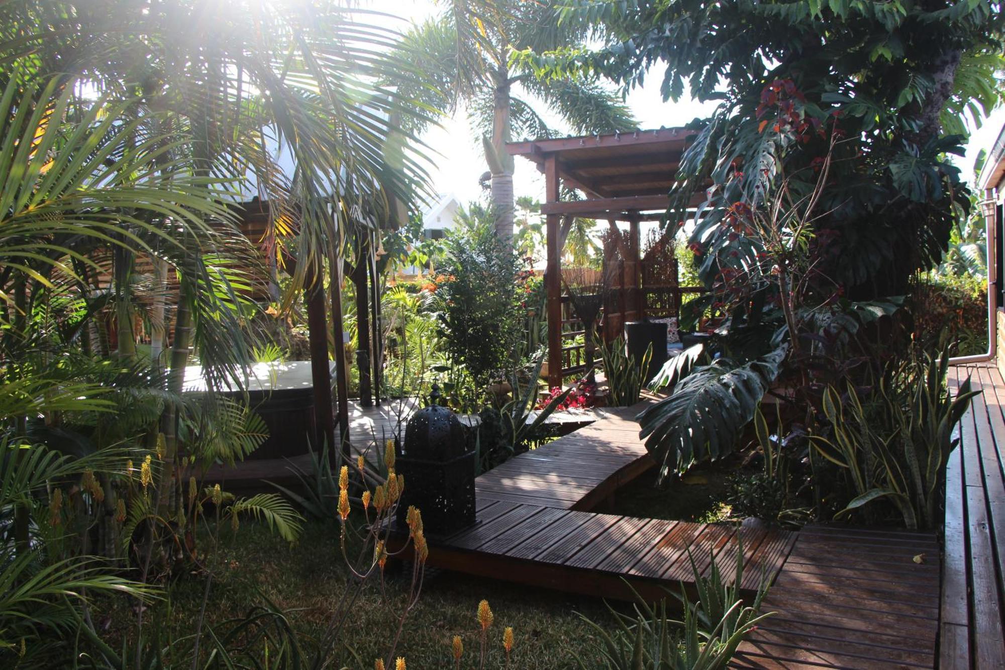 La Liane De Jade 974-Lodge Le Palissandre - Jacuzzi Privatif - Piscine Chauffee Le Bois de Nefles  Exterior photo